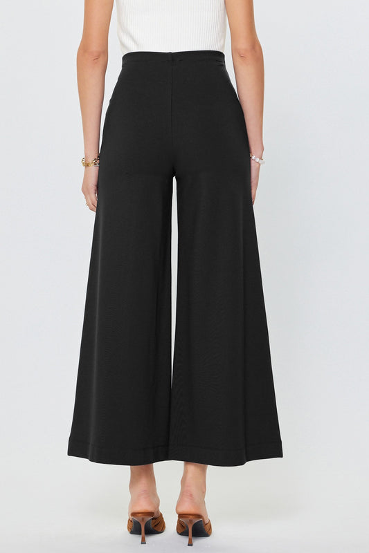 The Libby Pintuck Ponte Pants in Black